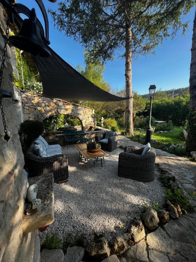 Le Priolat Des Anges Aux Portes Des Gorges Du Verdon Trigance Exteriör bild